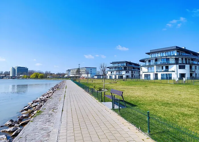Royal Lakeside Apartment